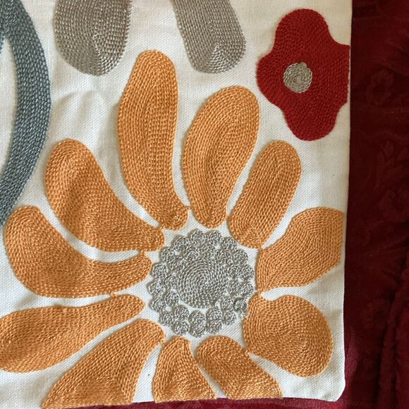Pack of 2 Embroidered Decorative Throw Pillow Cover 18x18 Inch Romantic Flower - Picture 10 of 16